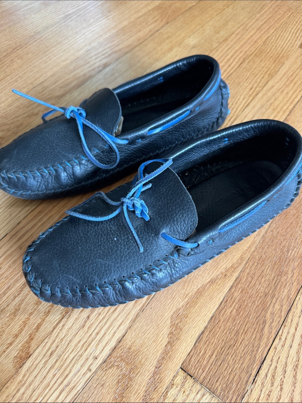 Men’s Minnetonka leather driving shoes
